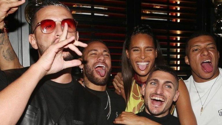 DJ Snake, Neymar, Marco Verratti, Cindy de Bruna y Mbappé en la fiesta