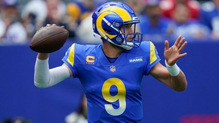 Matthew Stafford en acción con Rams