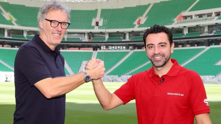 Blanc y Xavi en la cancha del Al Thumama 