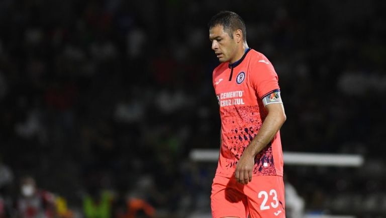 Aguilar en un partido con Cruz Azul 