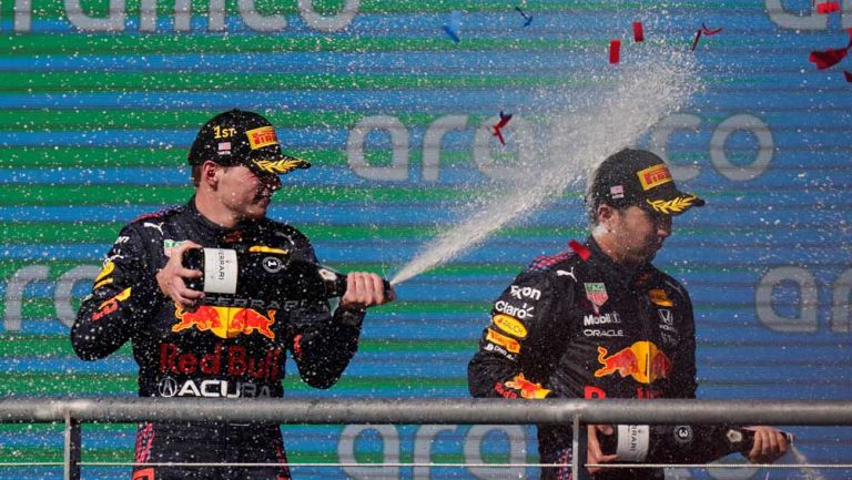 Verstappen y Pérez festejan tras GP de Estados Unidos