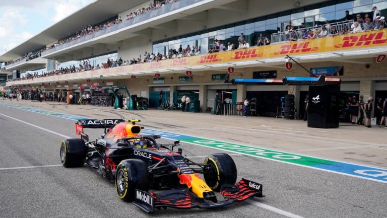 Checo celebra en acción en el Gran Premio de Estados Unidos