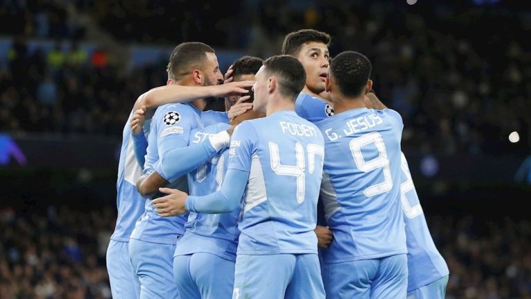 Jugadores del City celebran gol vs el Brujas