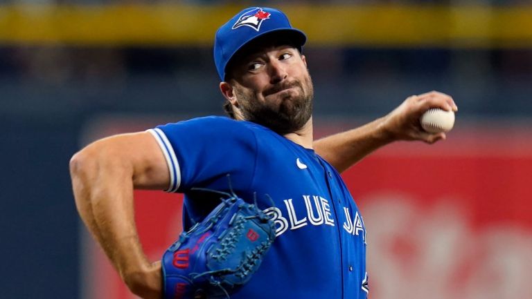 Robbie Ray durante un partido con los Blue Jays