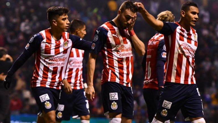 Jugadores de Chivas en lamento