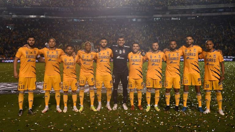 Tigres en la foto oficial previo al partido ante León en la Liguilla