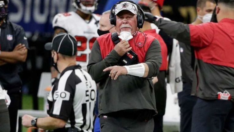 Bruce Arians en partido de la NFL