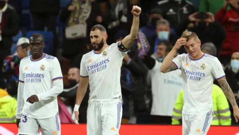 Benzema tras anotar gol a favor del Real Madrid 