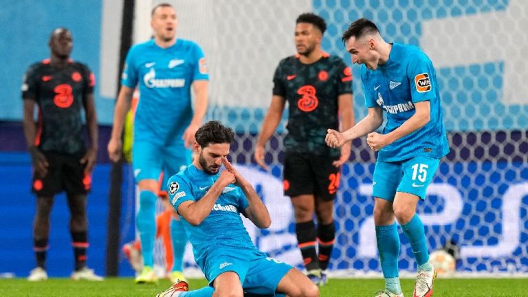 Magomed Ozdoev festejando gol ante Chelsea en la Champions League