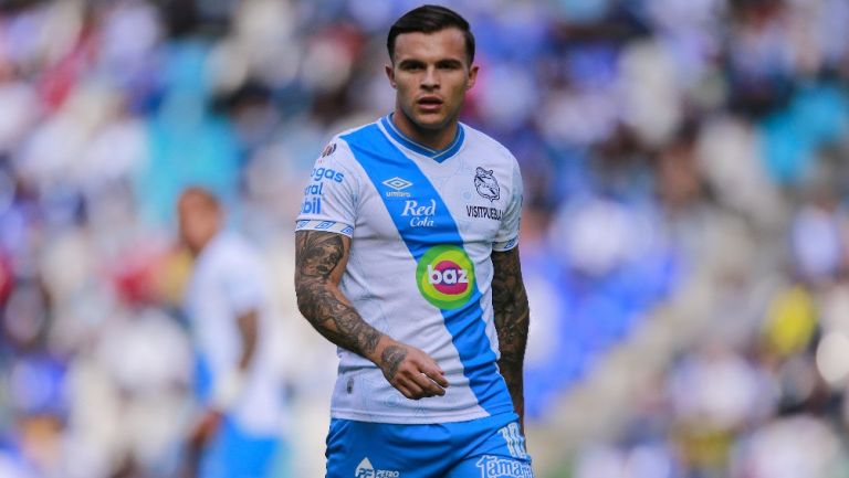 Christian Tabó jugando partido con Puebla en la Liga MX