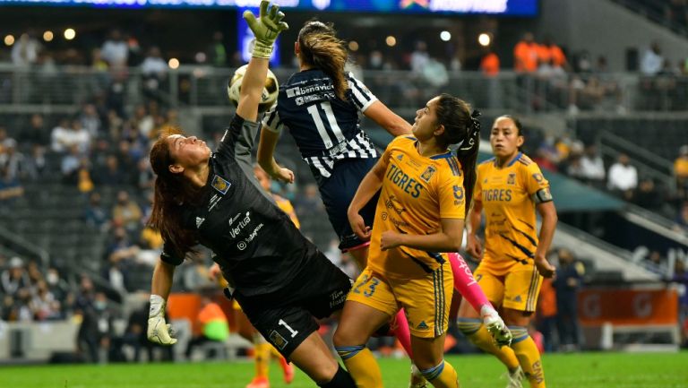 Rayadas frente a Tigres en la Ida de la Final Femenil