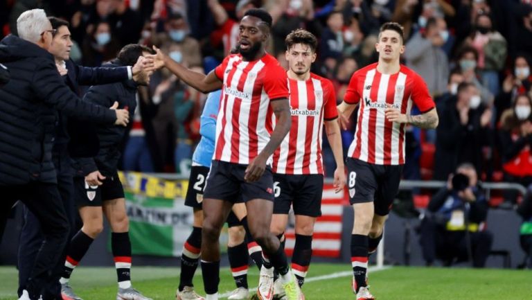 Jugadores del Athletic Club festejando un gol a favor