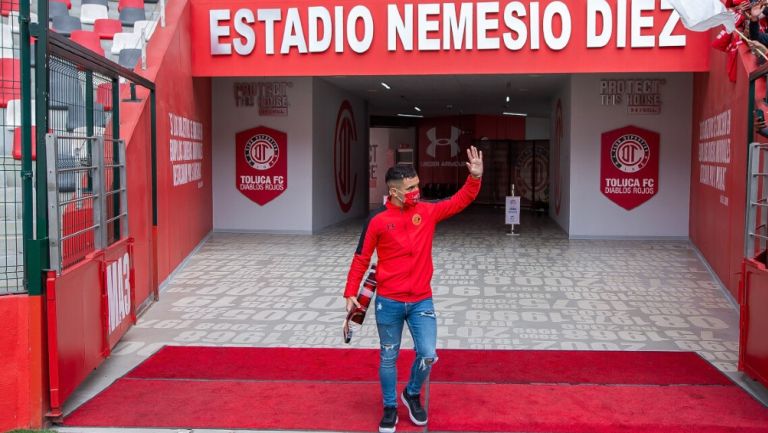 Leo Fernández durante su presentación en el Nemesio Diez