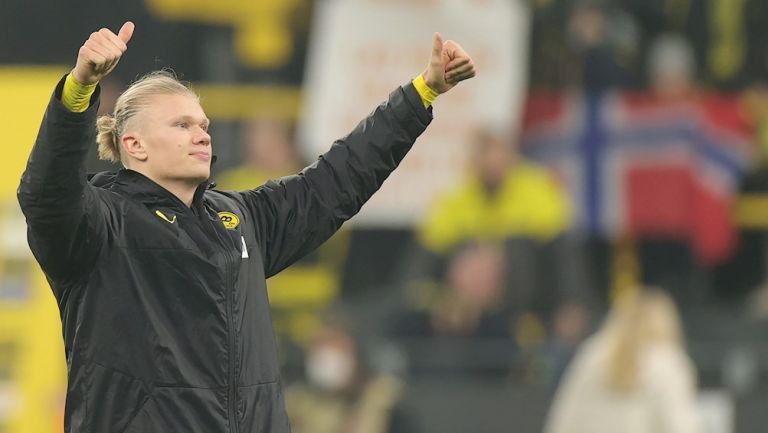 Erling Haaland durante un partido con Borussia Dortmund