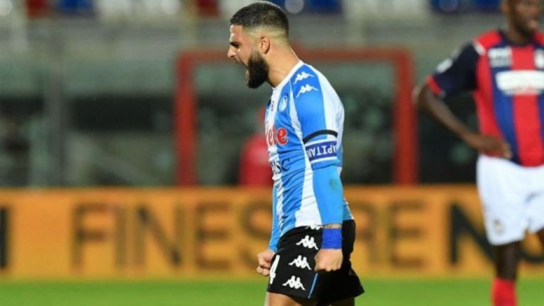 Insigne en un partido con el Napoli