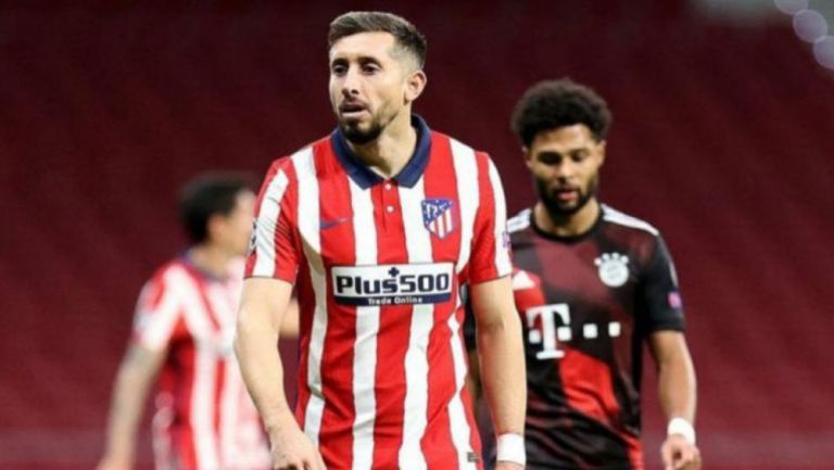 Héctor Herrera durante un duelo con el Atlético de Madrid 