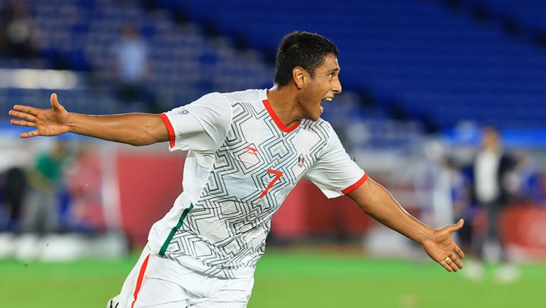 Luis Romo festeja un gol con el Tri en Tokio 2020