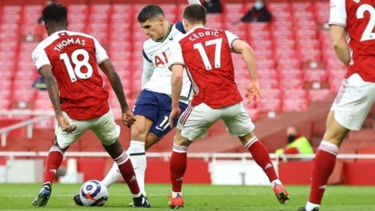 Erick Lamela realizando su disparo de rabona