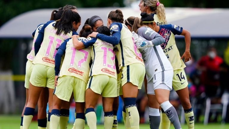 Jugadoras del América previo a un partido