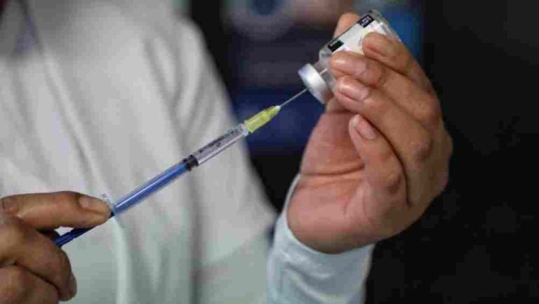 El 18 de enero comenzará vacuna de refuerzo para 50 a 59
