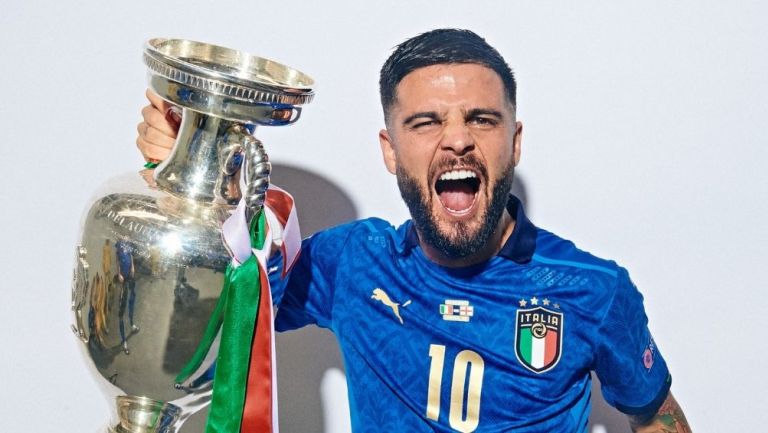 Insigne con el título de la Euro