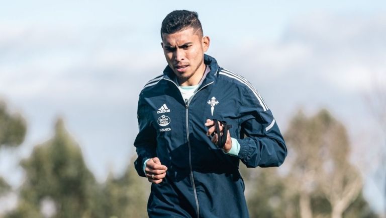 Pineda en un entrenamiento con el Celta 