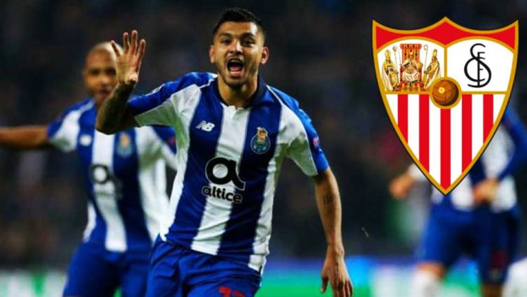Jesús Corona celebra gol con el Porto