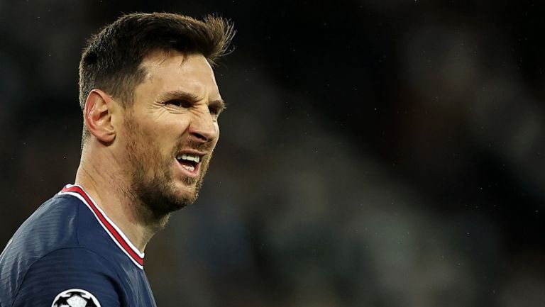 Lionel Messi jugando partido con el PSG en Champions League