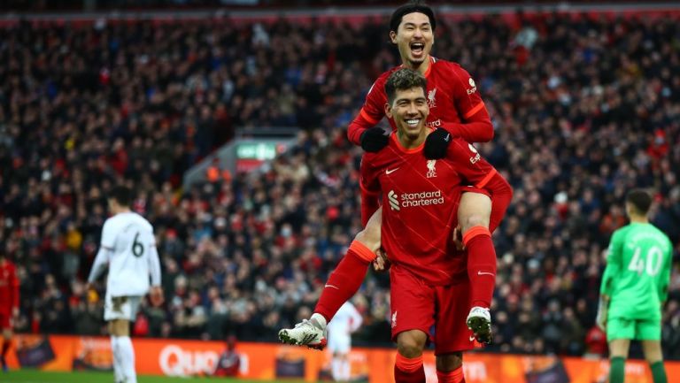 Jugadores del Liverpool celebran