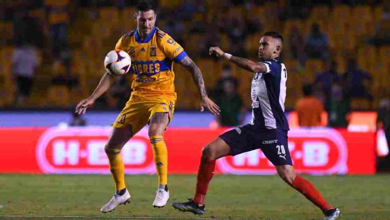 Gignac y Vegas en un Clásico Regio