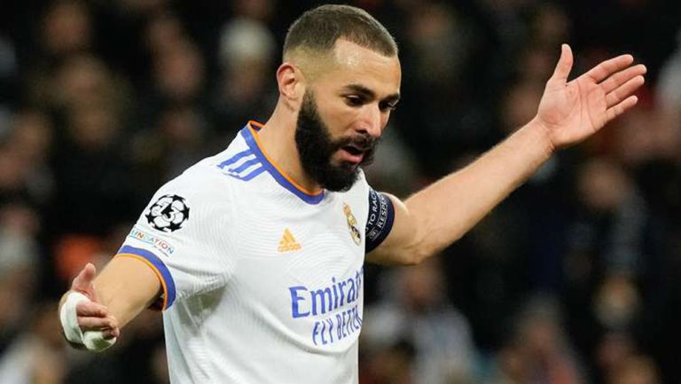 Benzema, inconforme tras una acción