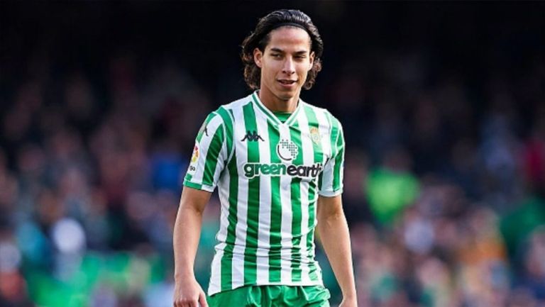 Lainez en un partido con el Betis 