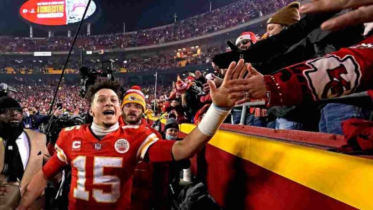 Mahomes celebrando el pase a Final de Conferencia 