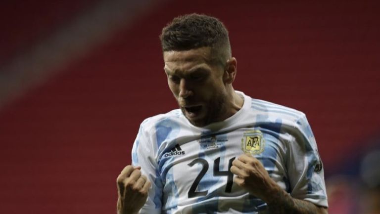 Gómez en un partido con Argentina