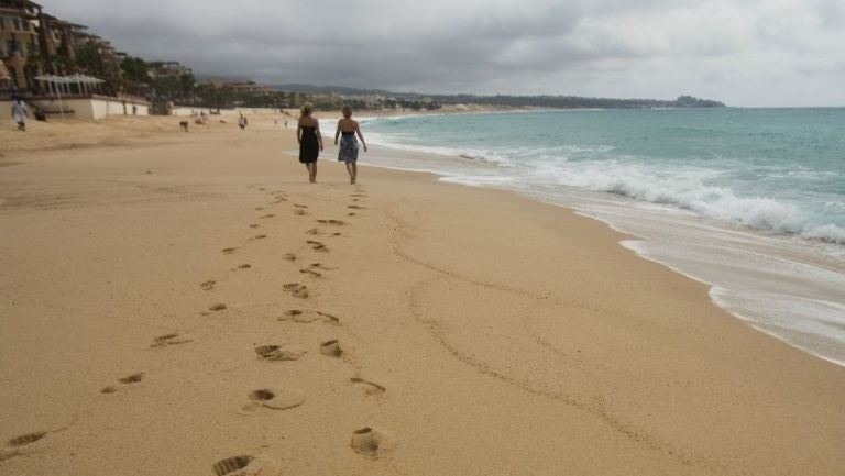 Turistas en playas de Cabo San Lucas