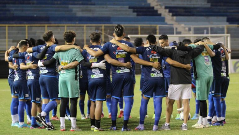 Jugadores de El Salvador durante un entrenamiento