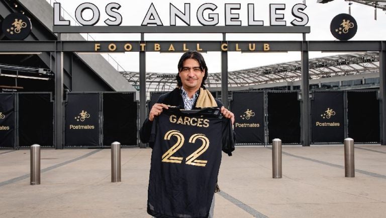 Marco Antonio Garcés en su presentación con LAFC de la MLS