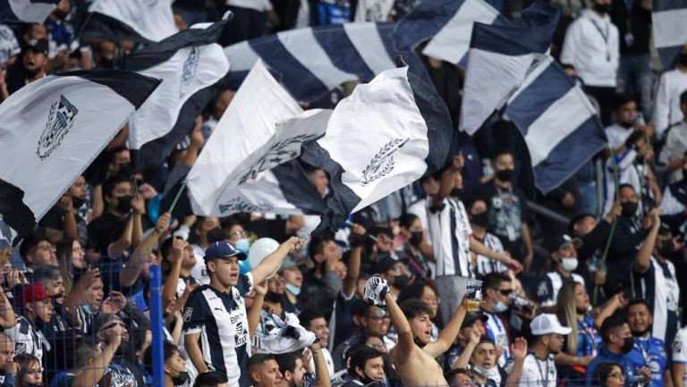 Afición de Rayados durante partido