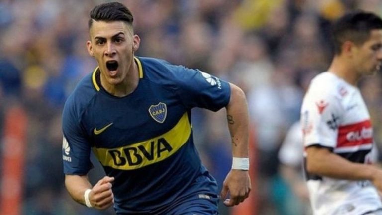 Cristian Pavón durante un partido con Boca Jrs.