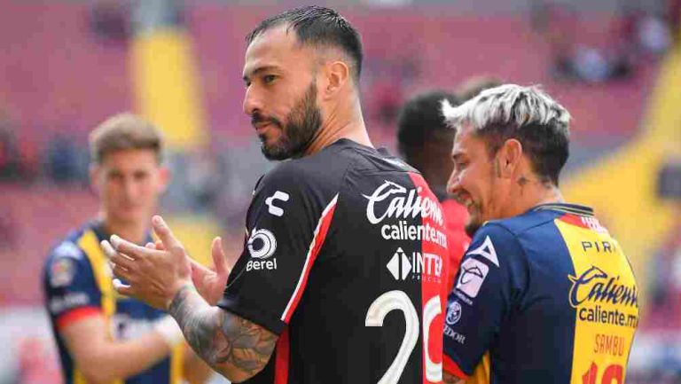 Emanuel Aguilera en su debut con Atlas