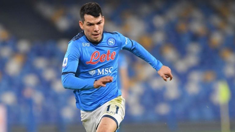 Hirving 'Chucky' Lozano jugando partido con el Napoli
