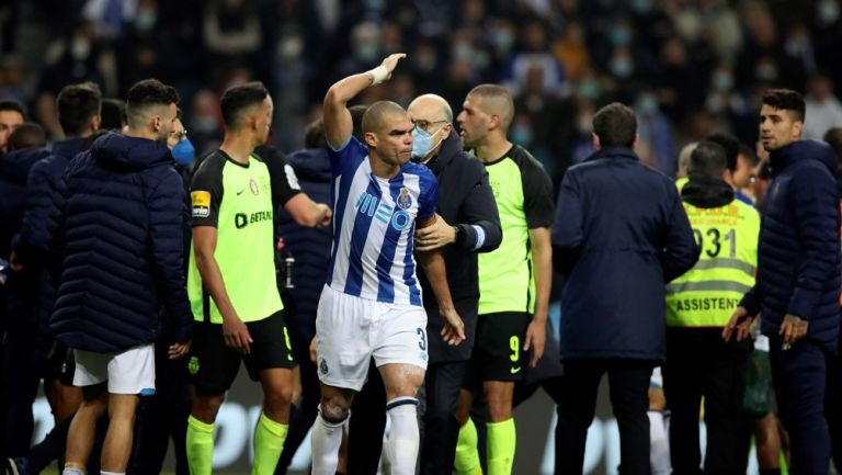 Pepe en conato de bronca en el Porto vs Sporting