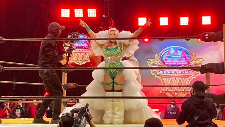 Taya Valkyrie sobre el ring