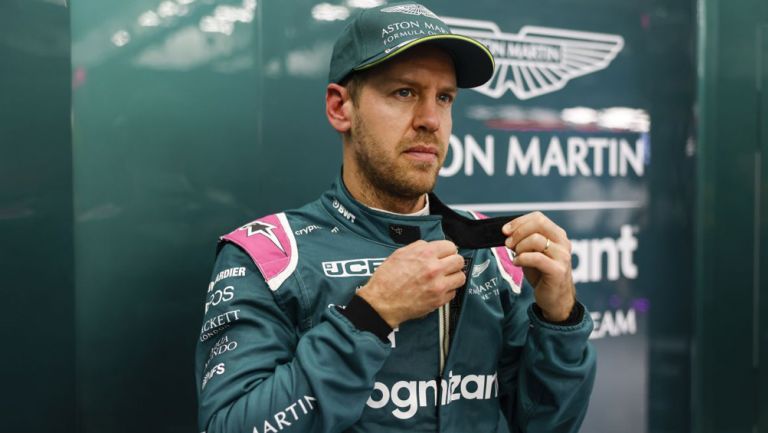 Sebastian Vettel tras una carrera con Aston Aston 