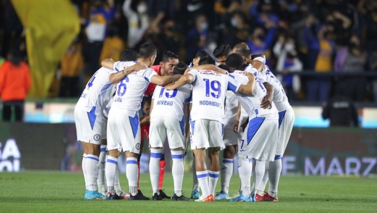 Jugadores de Cruz Azul previo al partido 