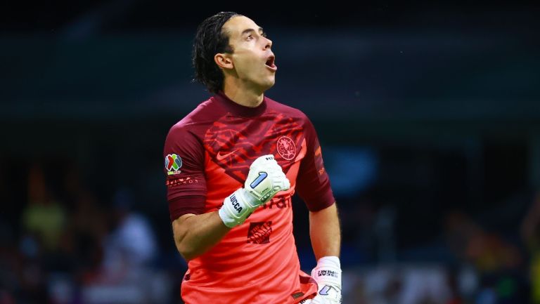 Óscar Jiménez festejando gol del América en partido de la Liga MX