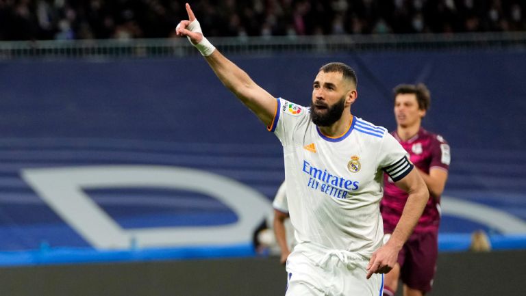 Karim Benzema festeja un gol con el Real Madrid 