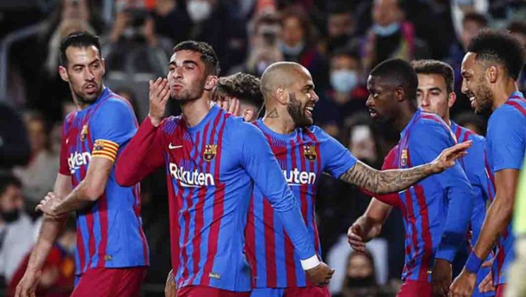 Jugadores del FC Barcelona celebrando un gol 