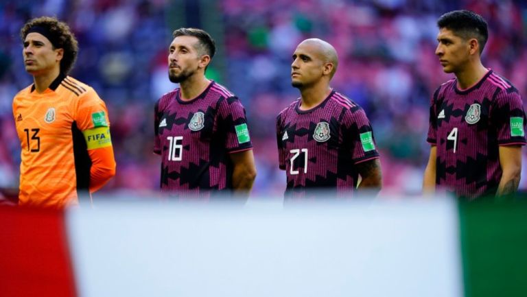Jugadores de la Selección Mexicana en un juego del Octagonal Final