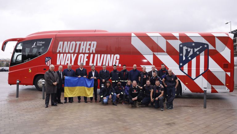 Fundación del Atlético de Madrid da salida al autobús con apoyo